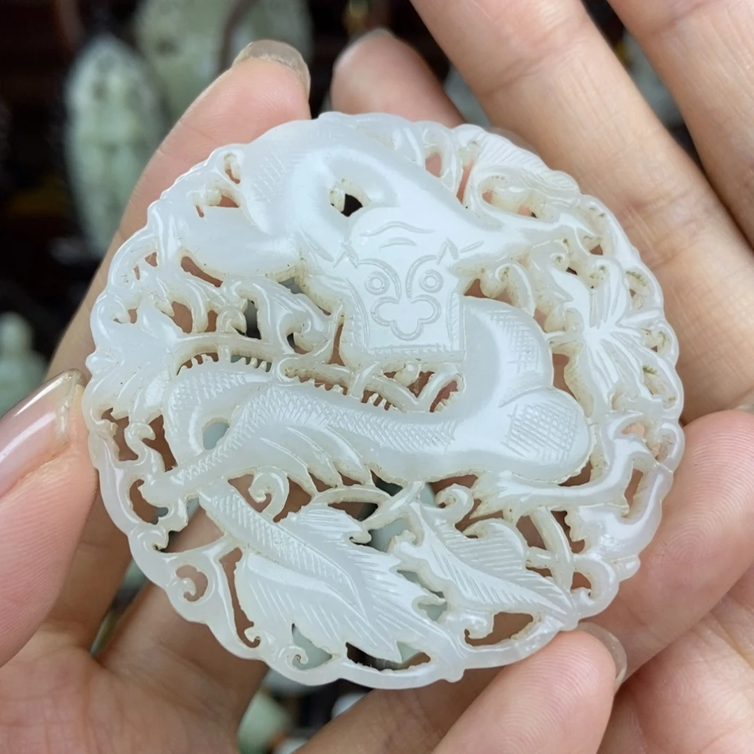 和田玉挂件未镶嵌平****?