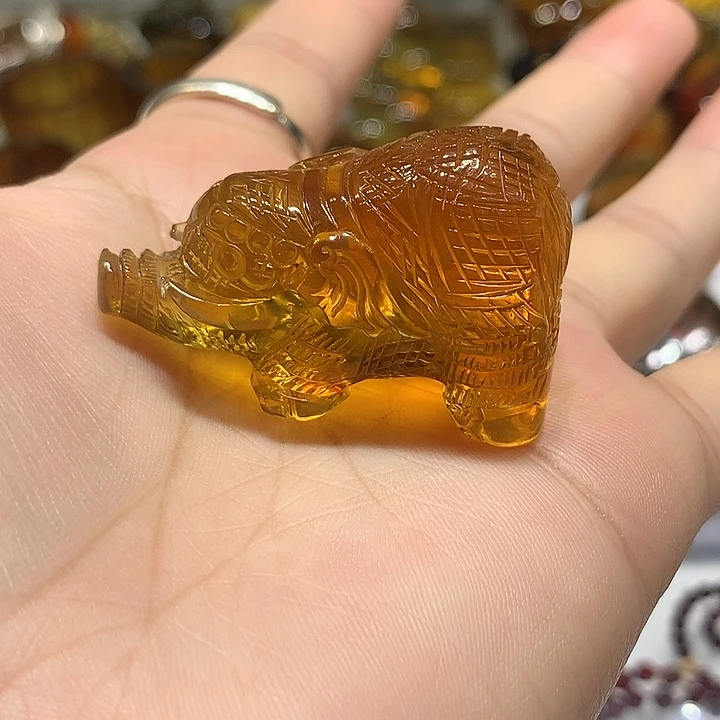 琥珀未镶嵌裸石小象