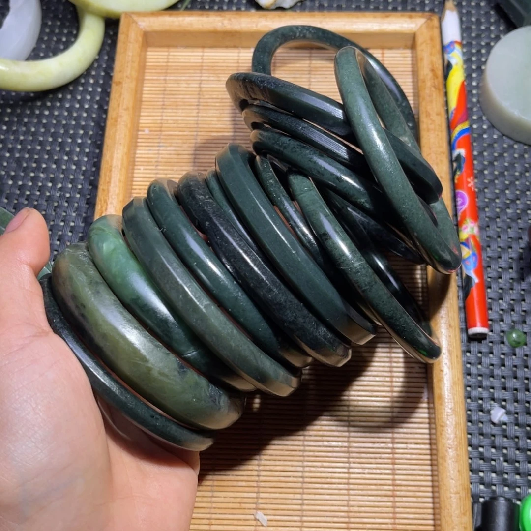 未镶嵌和田玉车挂