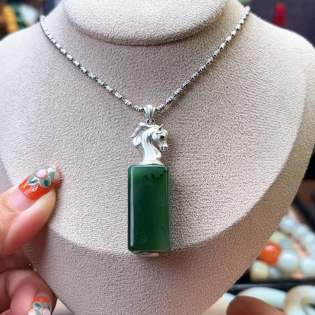 颈饰未镶嵌和田玉