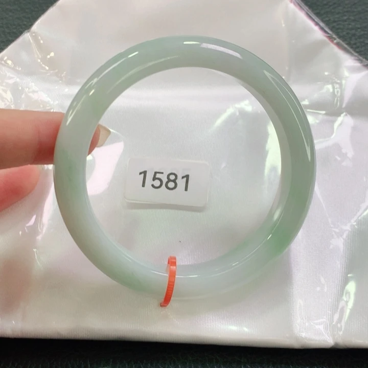 翡翠手镯未镶嵌天然翡翠手镯01