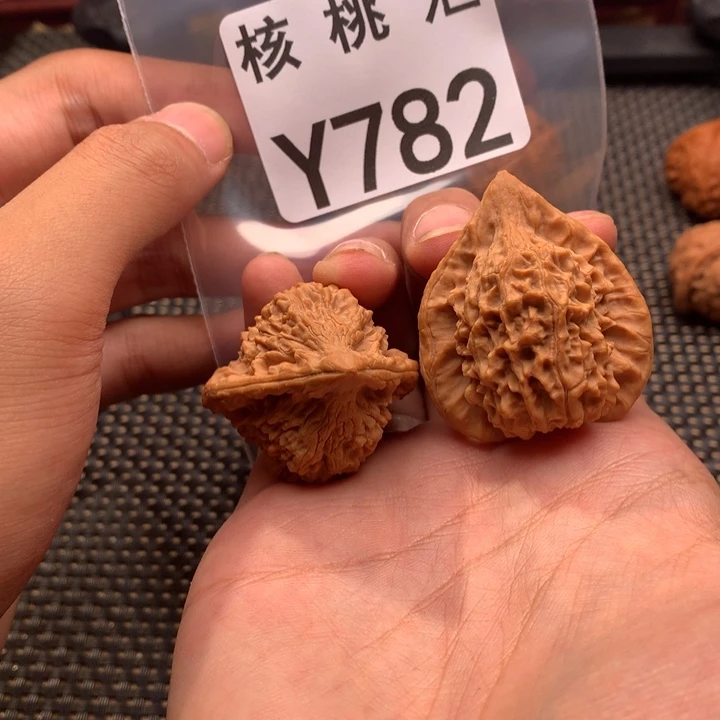 文玩核桃吊坠朱雀