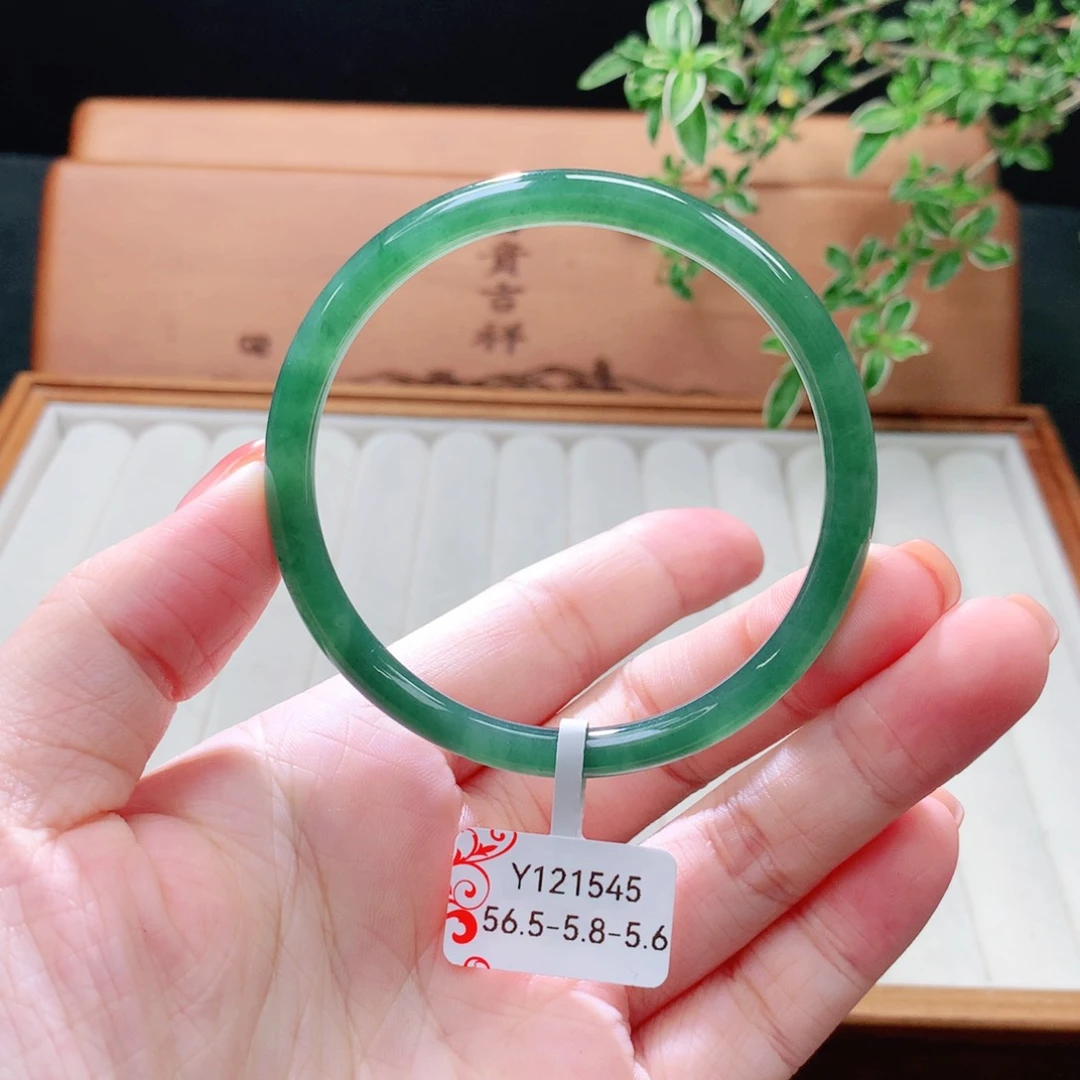 未镶嵌手镯（圆镯）翡翠