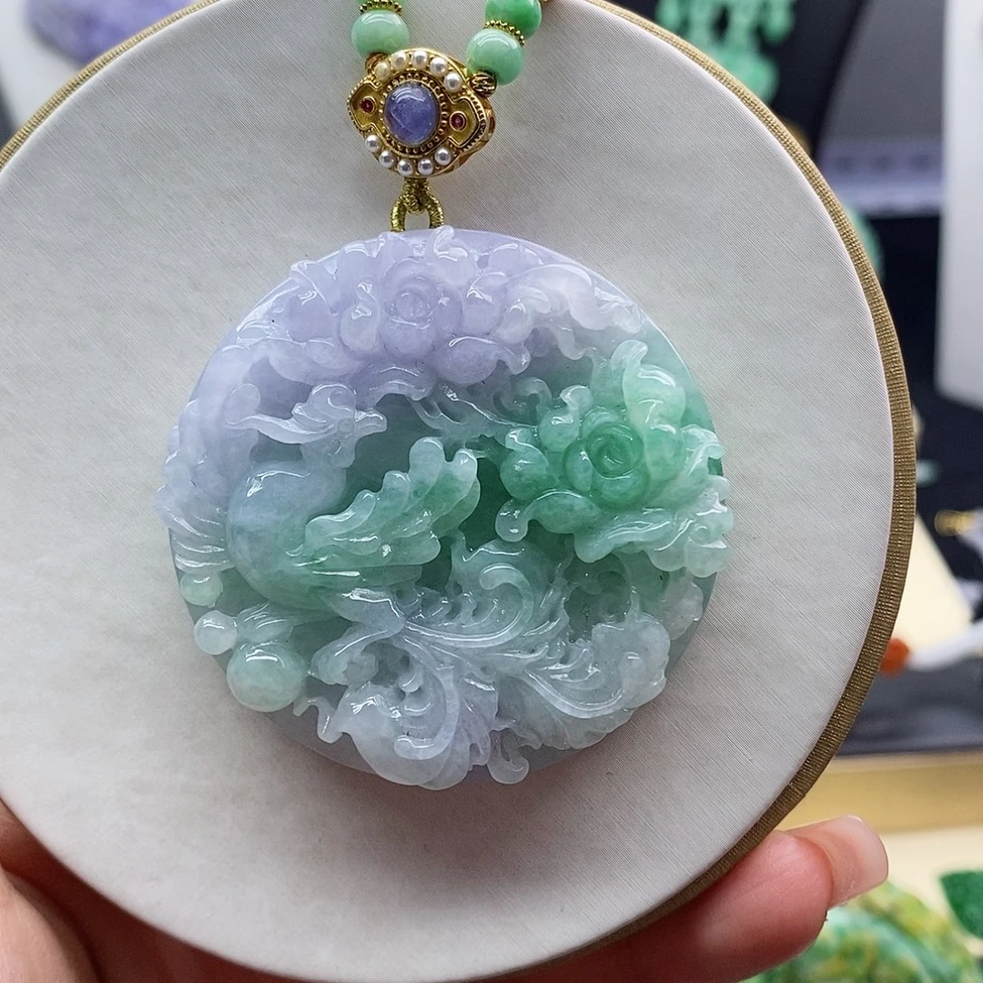 翡翠未镶嵌吊坠(赠链)