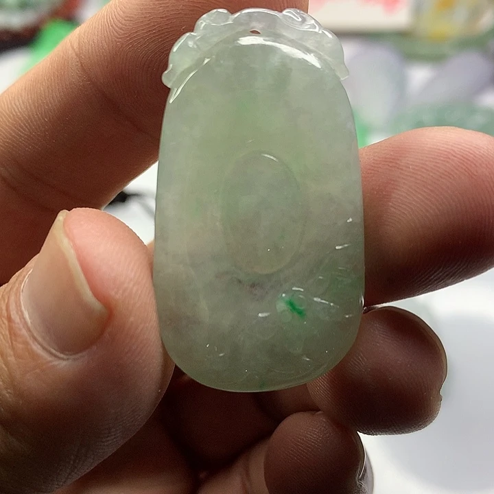 米***丽翡翠未镶嵌吊坠(赠链)