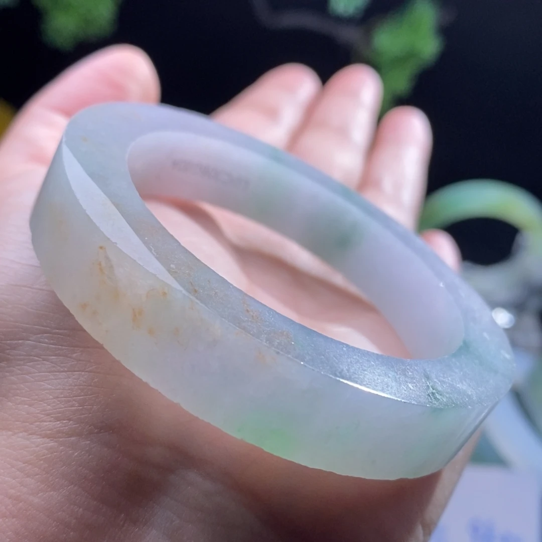 定制翡翠未镶嵌翡翠手镯