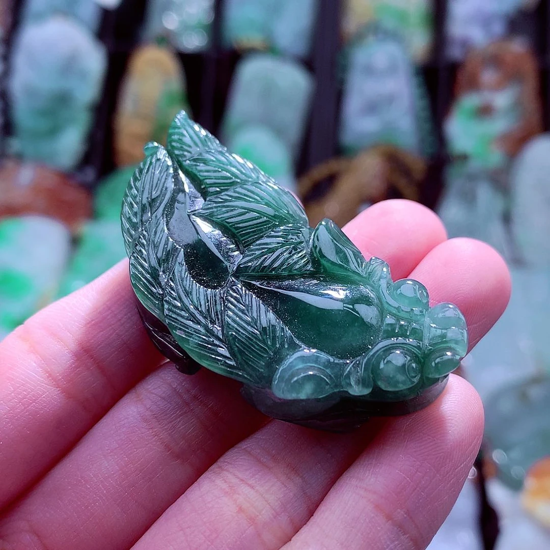 颈饰未镶嵌翡翠天然