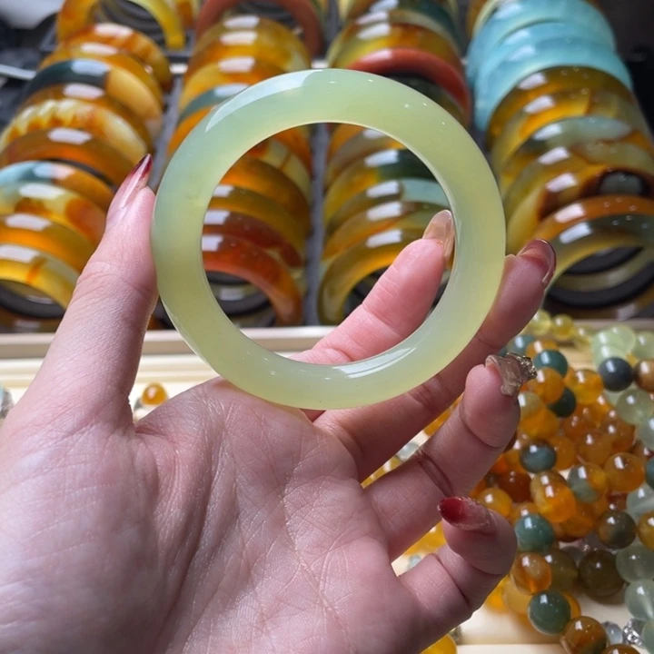 蛇纹石玉手镯未镶嵌52.8