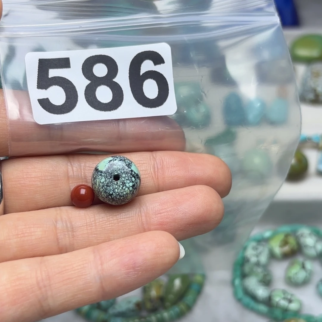 南红玛瑙未镶嵌珠宝奇石