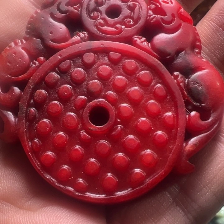 透闪石质玉未镶嵌颈饰