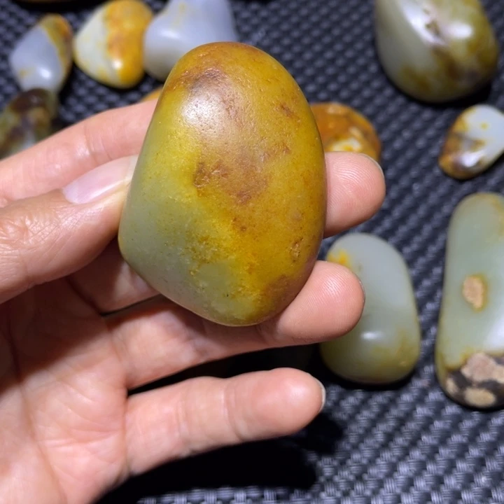 和田玉未镶嵌珠宝奇石