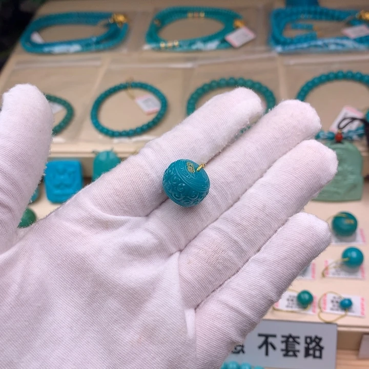 18K金镶嵌绿松石珠宝奇石