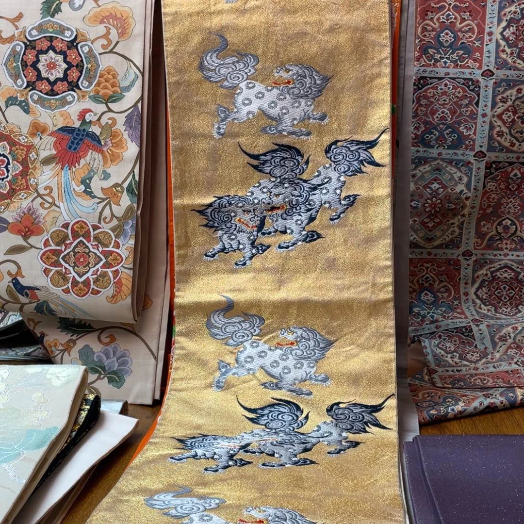 织绣狮子狮子狮子