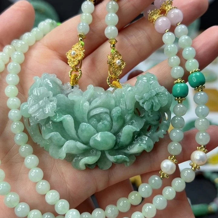 颈饰未镶嵌翡翠吊坠