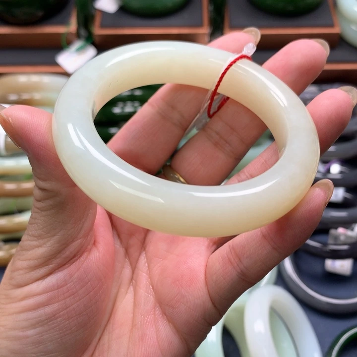 【闪购商品】未镶嵌手镯和田玉