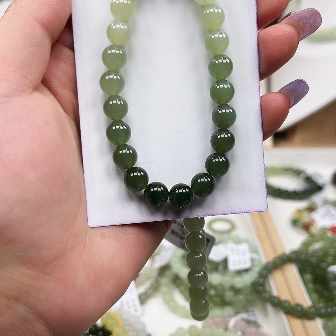 悠***然和田玉未镶嵌手链