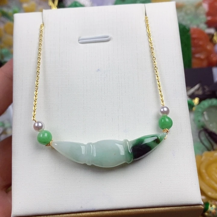 吊坠(赠链)未镶嵌翡翠