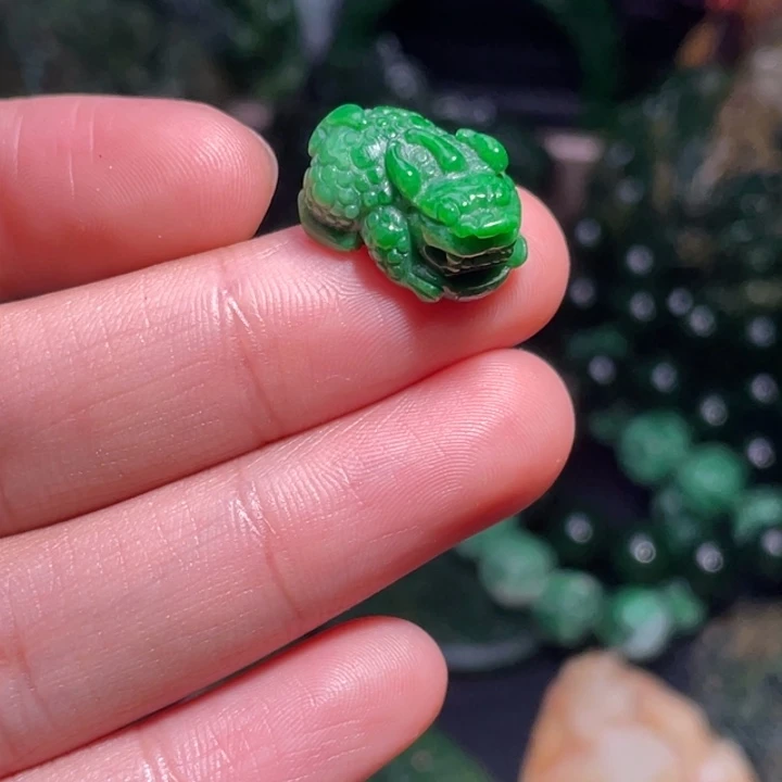 无非金属满绿高品质貔貅