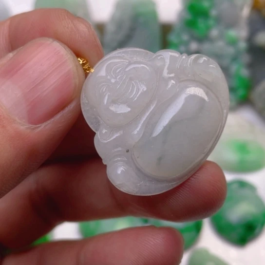 翡翠颈饰未镶嵌翡翠