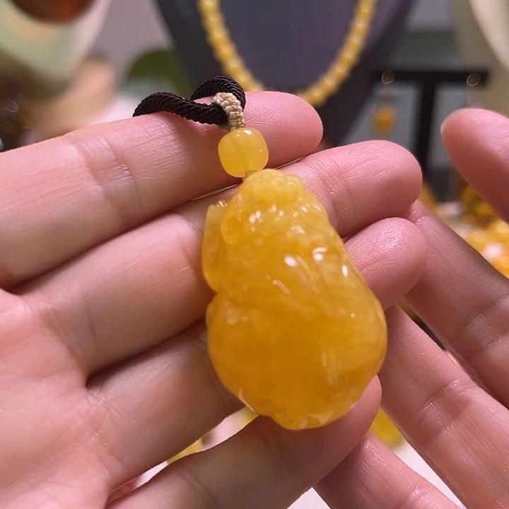 蜜蜡未镶嵌珠宝奇石貔貅17.17克