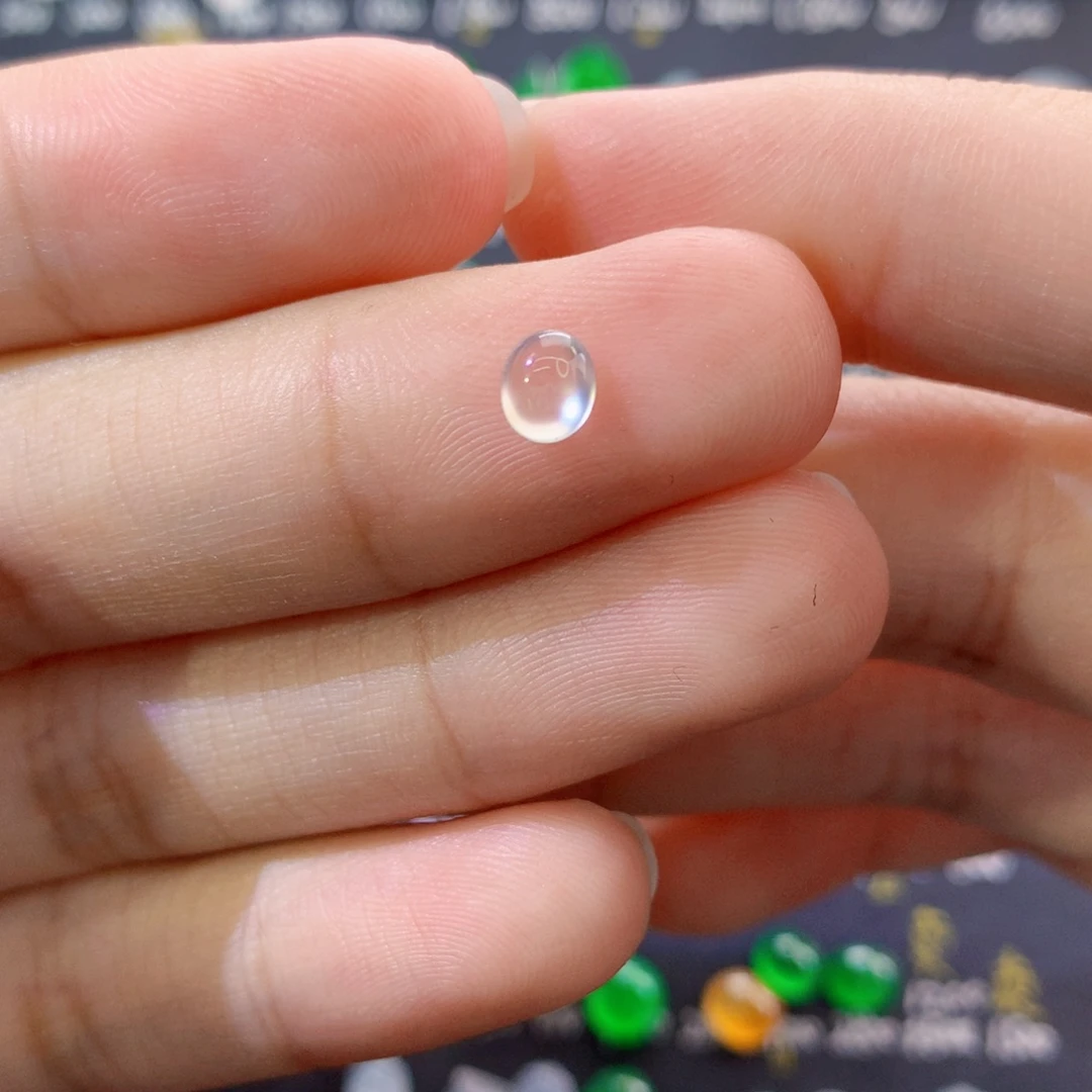 翡翠未镶嵌颈饰白钢蛋