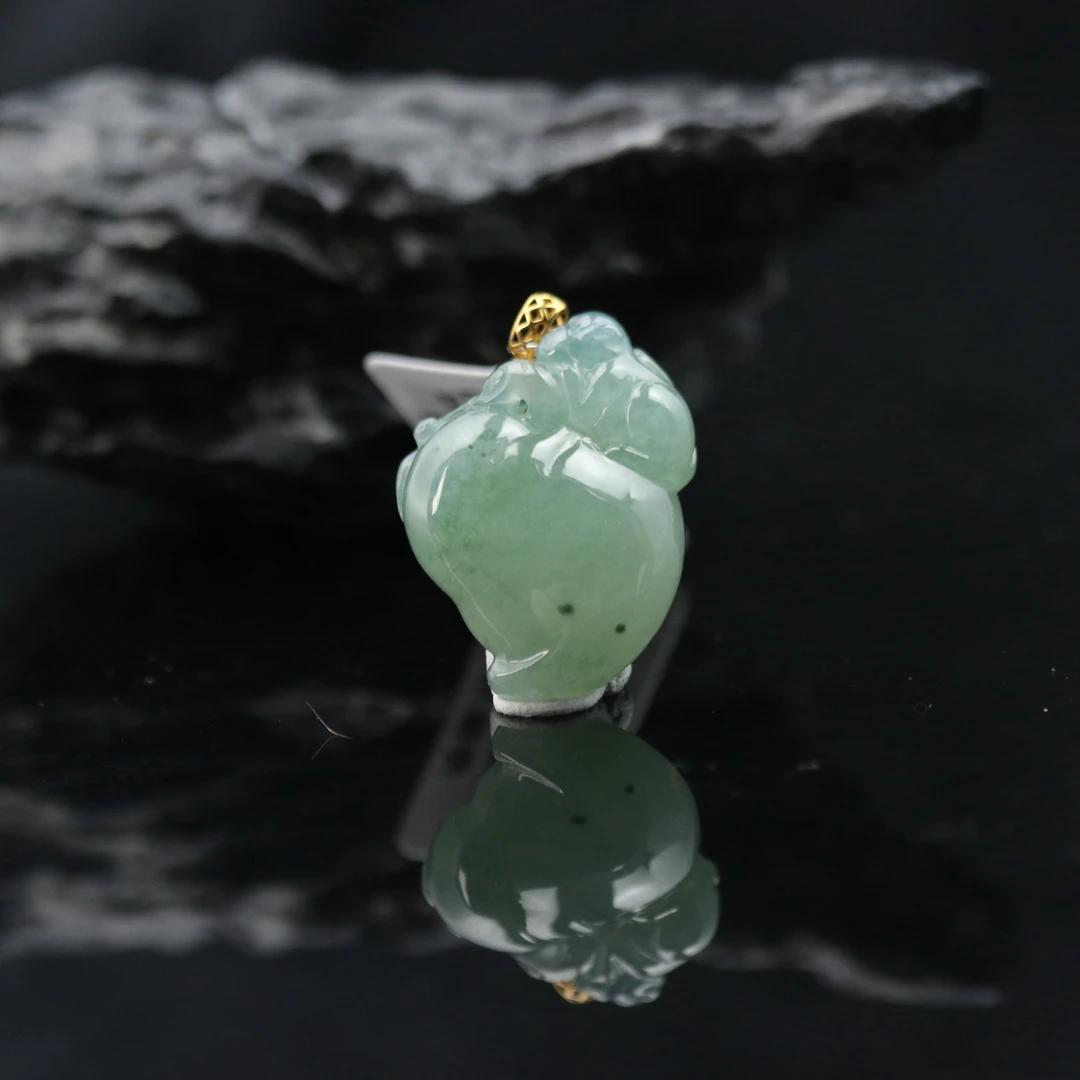 FC27天然缅甸翡翠A货寿桃吊坠/800076/保利厦门拍卖