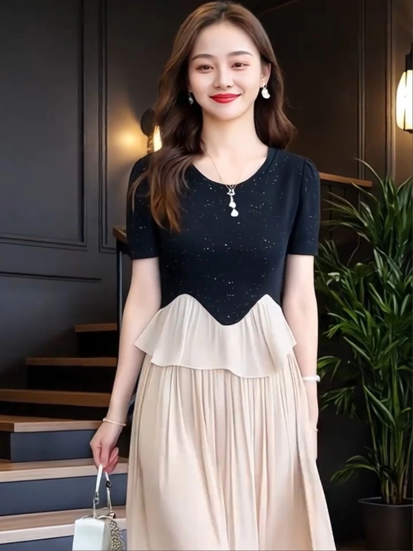 2025夏季时尚爆款小众设计感气质短袖上衣女