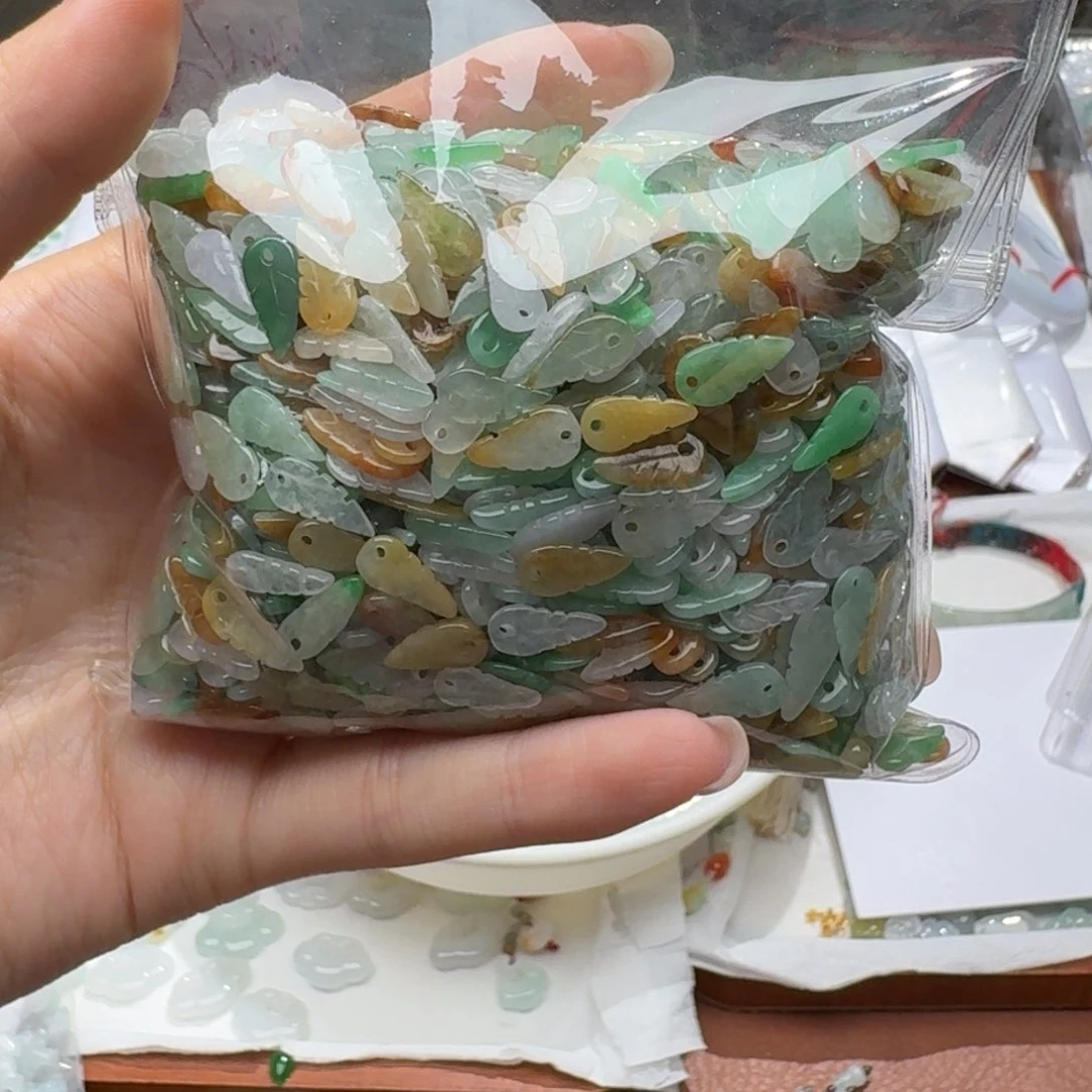 未镶嵌挂件翡翠福利20个，不包邮，拍邮费发货