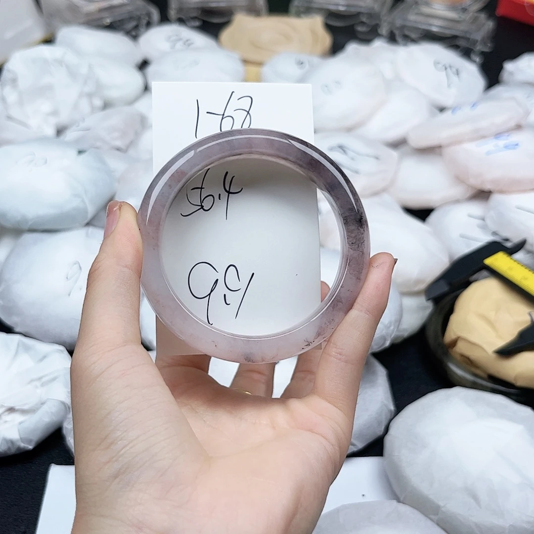 未镶嵌手镯石英质玉1.68
