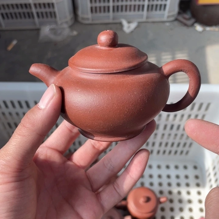 紫砂茶壶老厂紫砂壶一件。