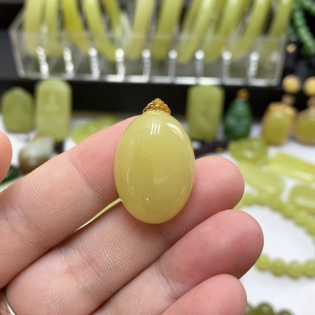 和田玉18K金镶嵌颈饰