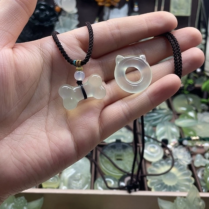 蛇纹石玉合金颈饰