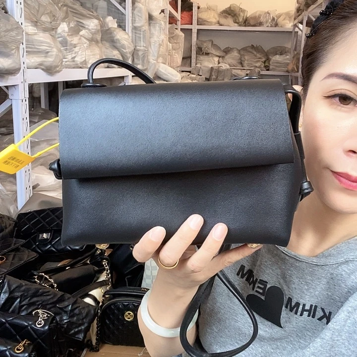 蚕丝小牛剖层皮革PU