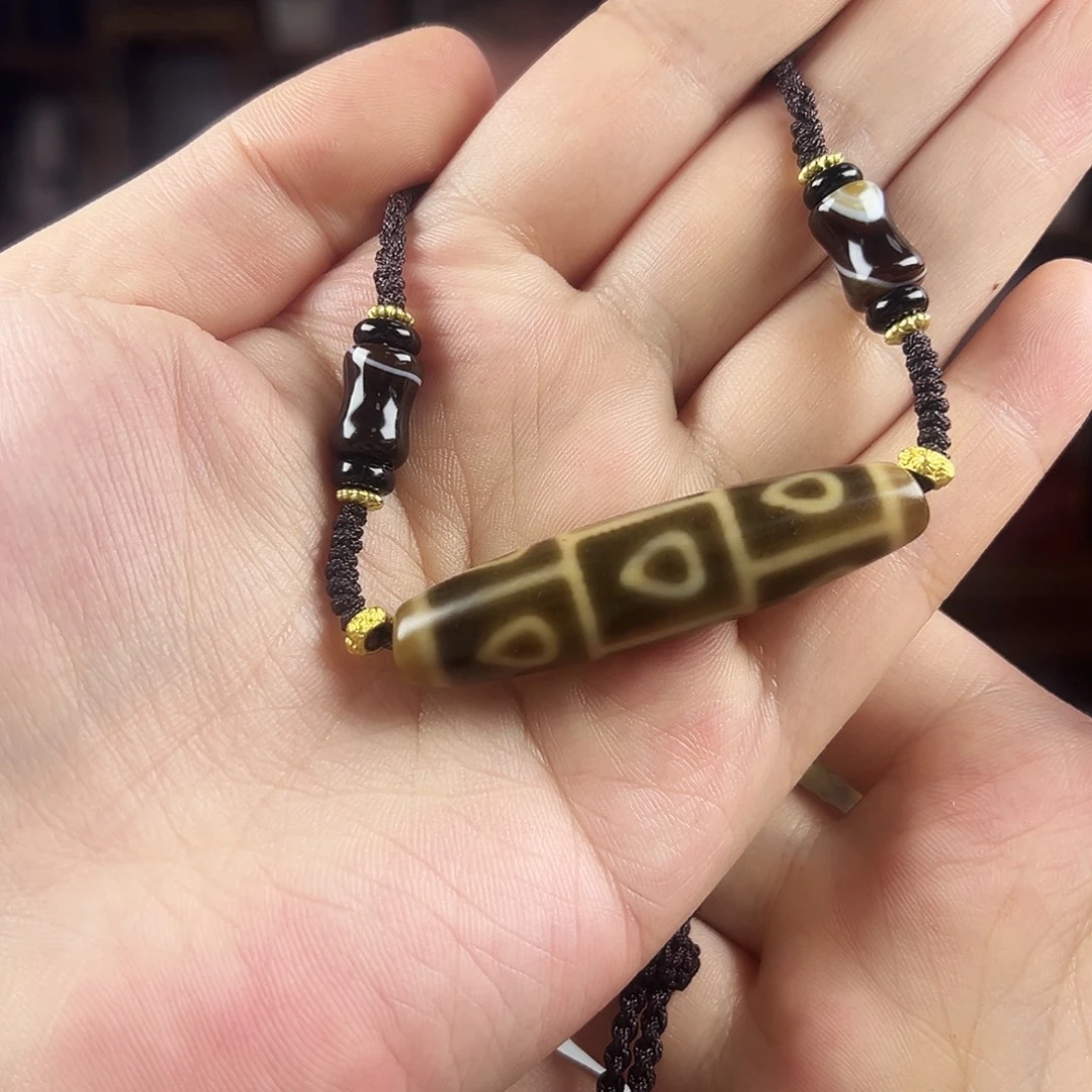 玛瑙/玉髓合金颈饰张魁