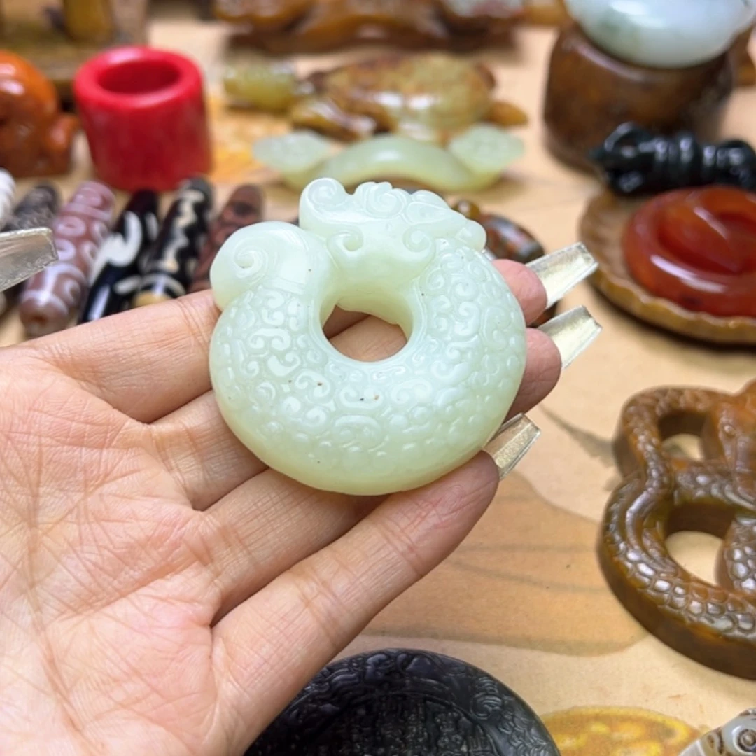 【闪购商品】蛇纹石玉颈饰未镶嵌