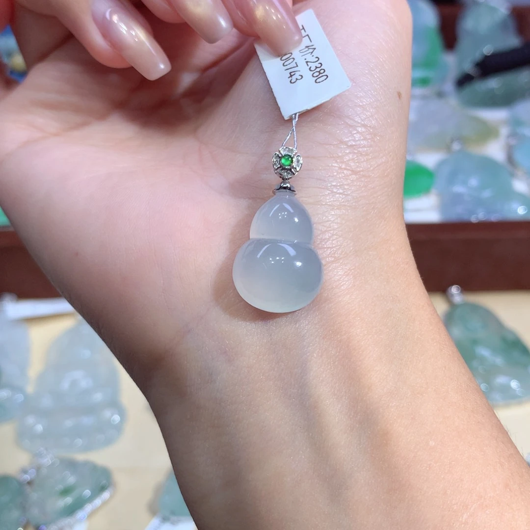 吊坠(不含链)18K金镶嵌翡翠