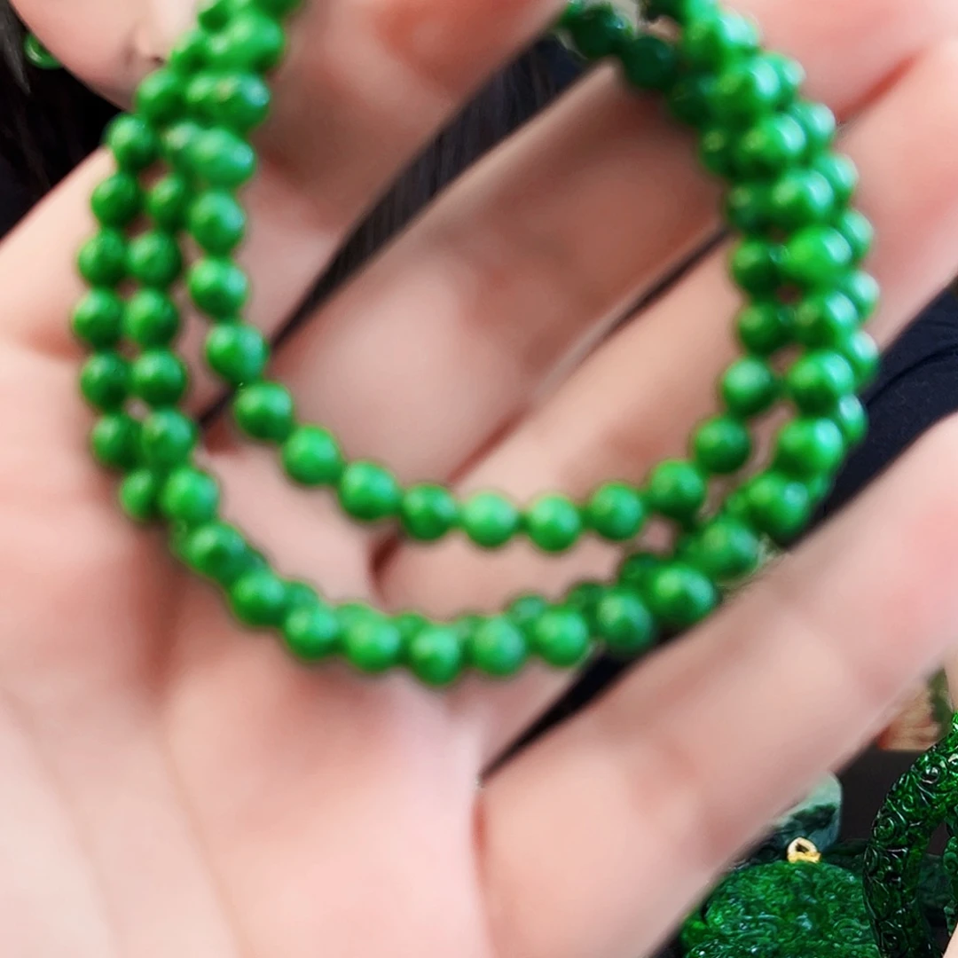 颈饰未镶嵌翡翠多样性