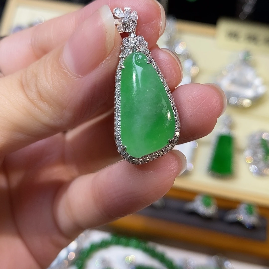 翡翠18K金镶嵌吊坠(不含链)福瓜