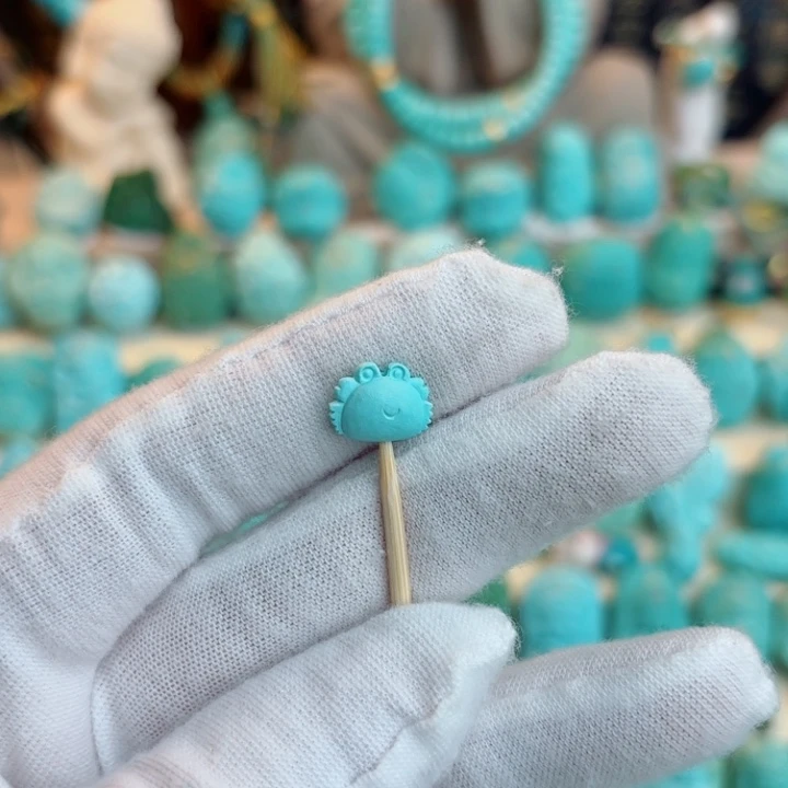 未镶嵌绿松石珠宝奇石