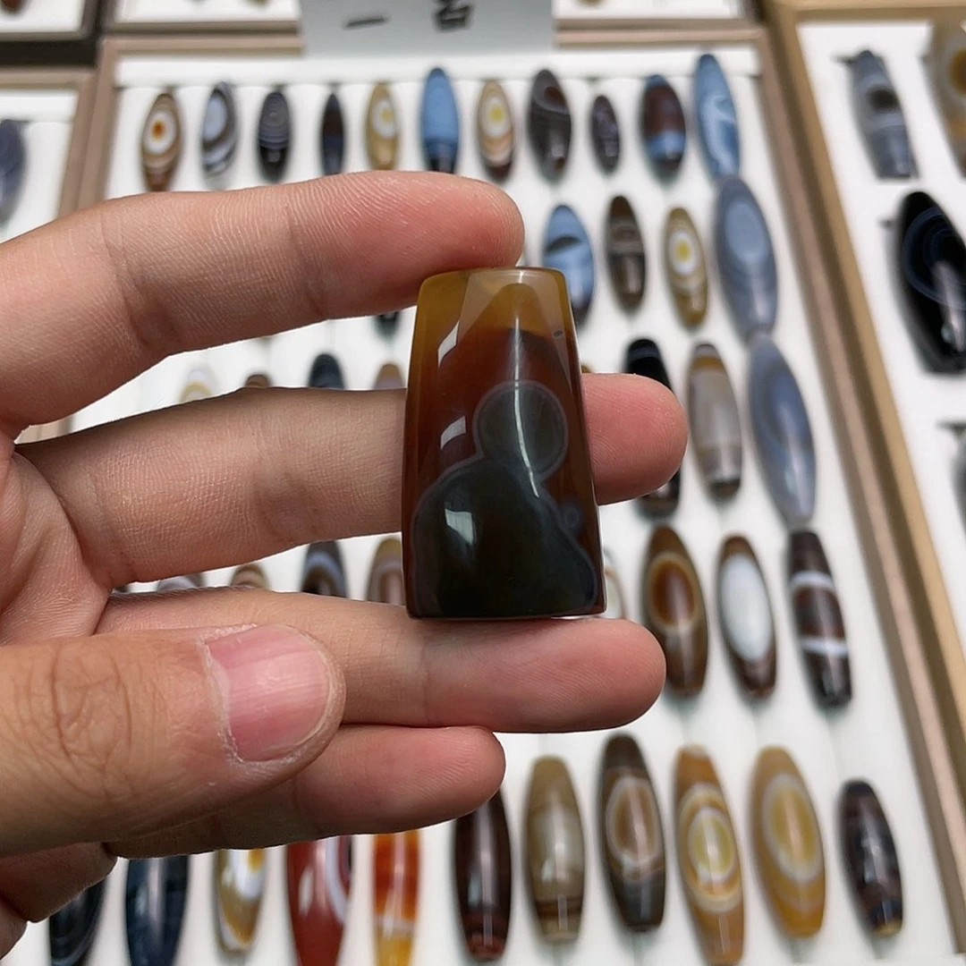 玛瑙/玉髓颈饰未镶嵌一***！