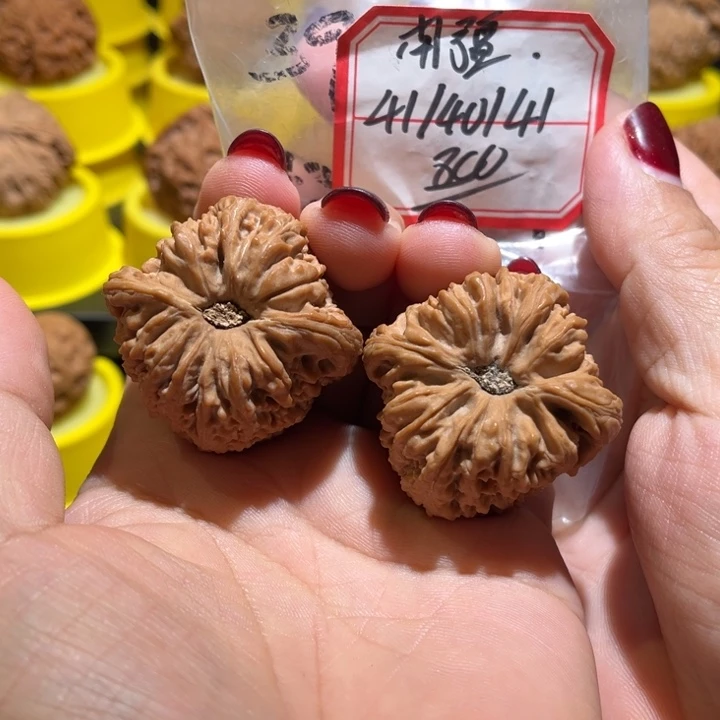 吊坠桃核你就全品