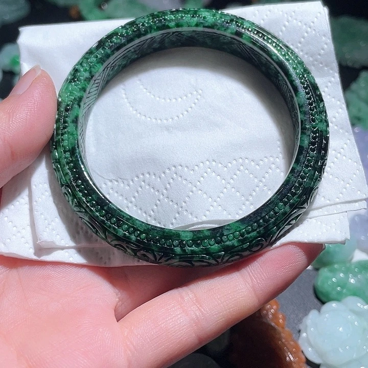 颈饰未镶嵌翡翠天