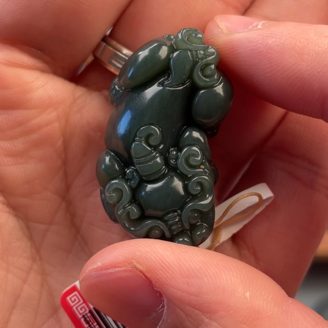 和田玉颈饰未镶嵌贵**用