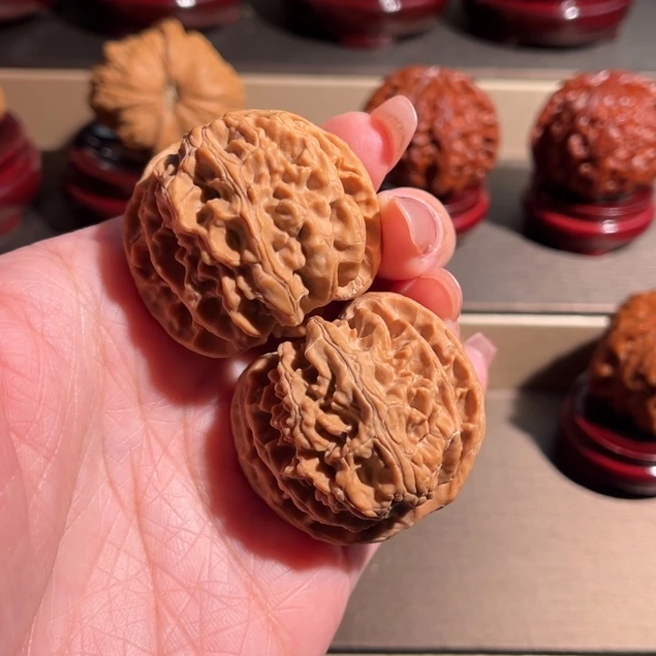 ****吊坠文玩核桃苹果园