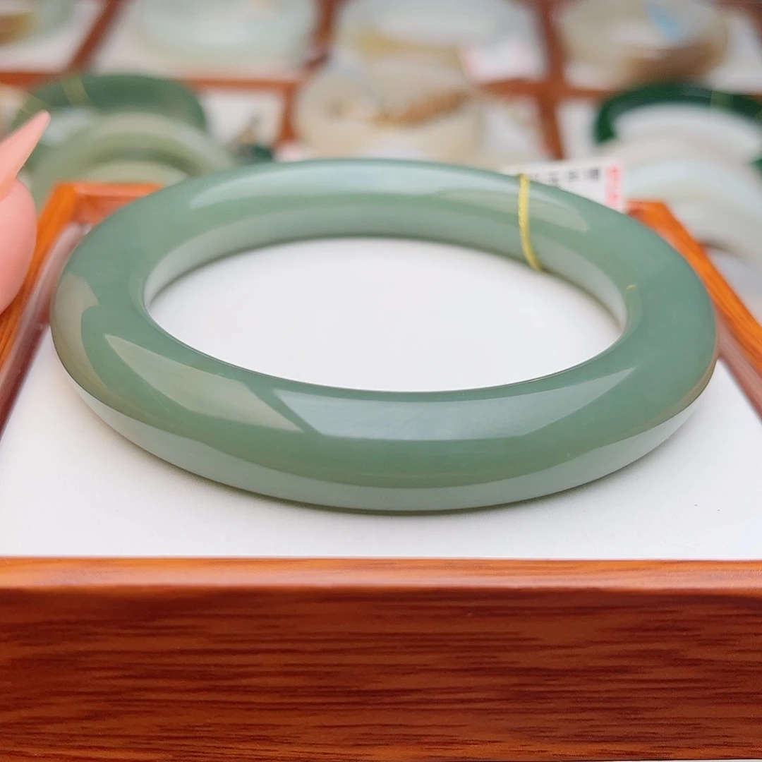 和田玉未镶嵌手镯60