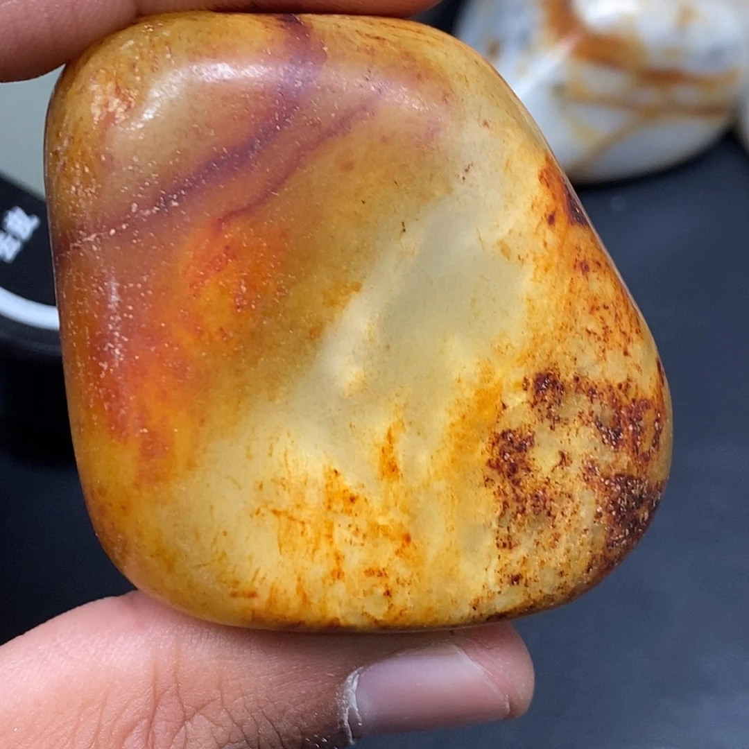 和田玉（糖玉）未镶嵌把件