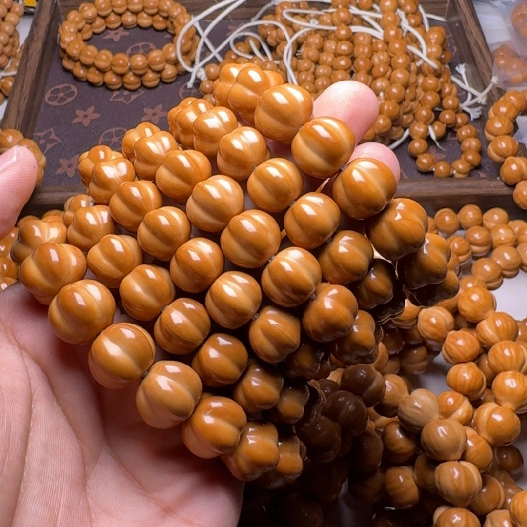 猴头核桃吊坠泡芙