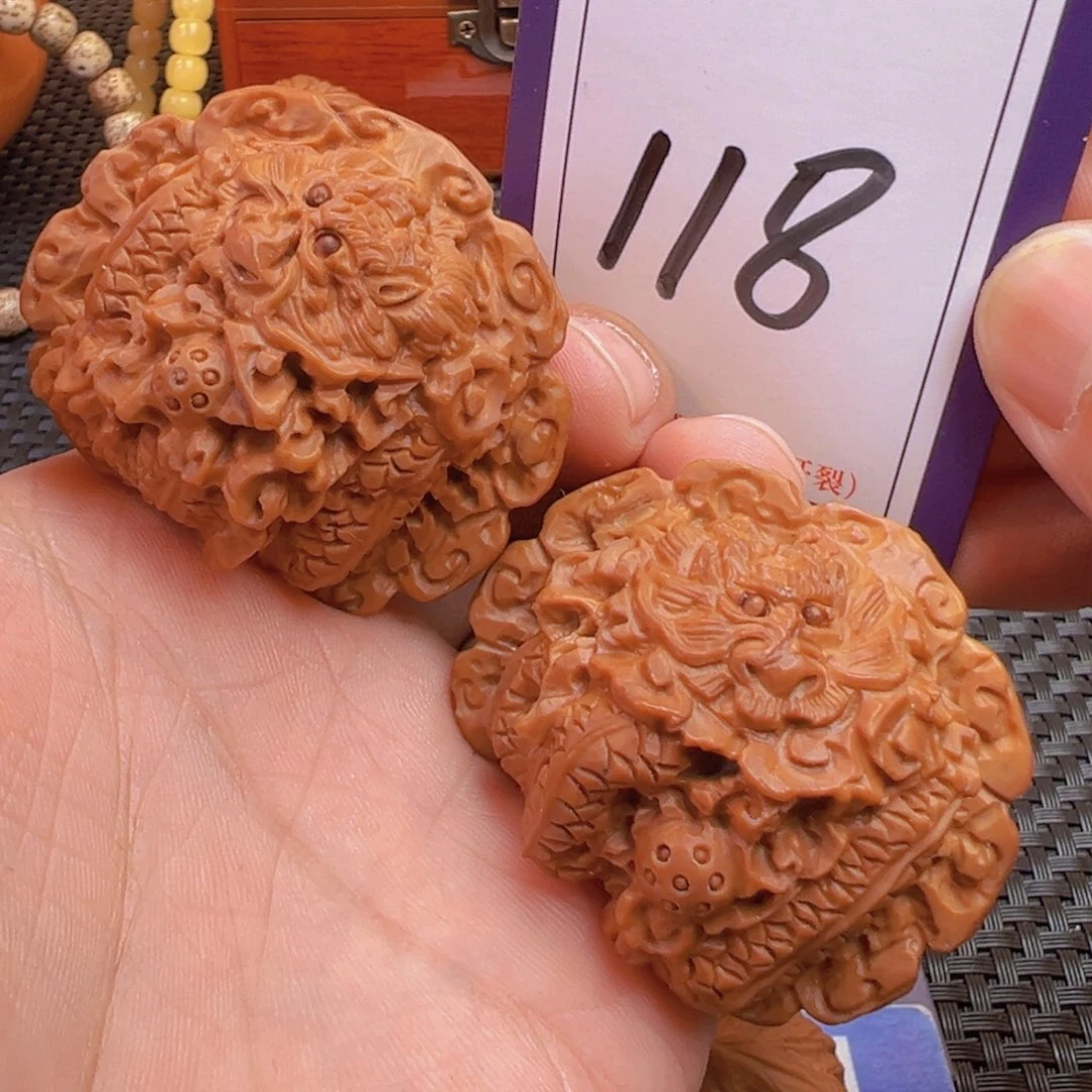 文玩核桃把件官帽雕刻双龙戏珠49尺寸118号