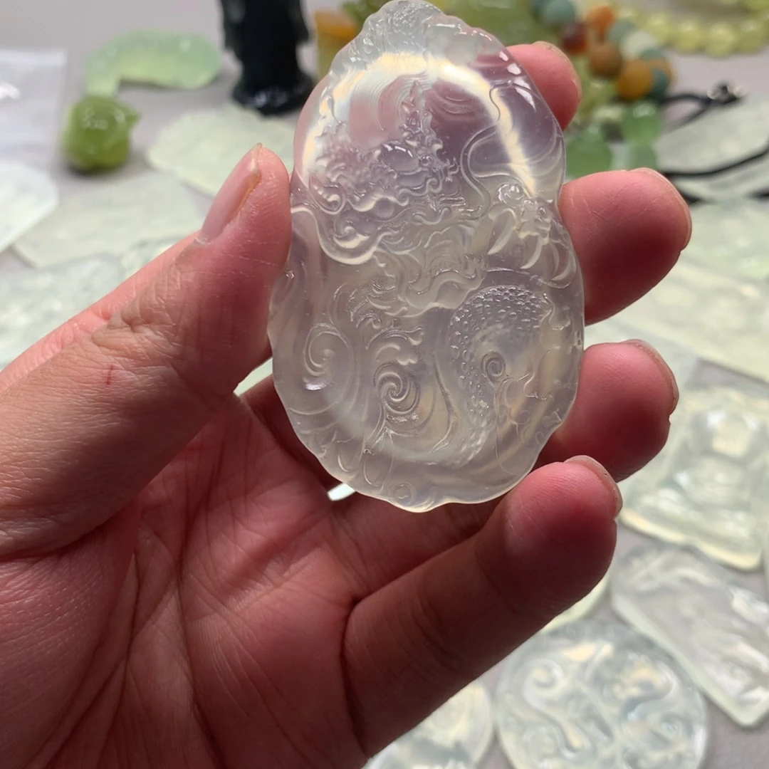 蛇纹石玉颈饰未镶嵌