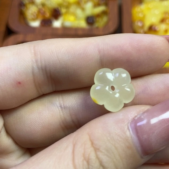 琥珀未镶嵌珠宝奇石空心花